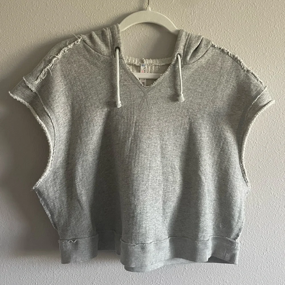 Free People Movement Swoop Crop Sleeveless Hoodie Women’s Medium Grey Athleisure - Picture 4 of 9